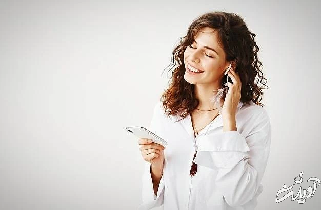 علاقه زنان اردیبهشتی به گوش دادن موسیقی علاقه به موسیقی